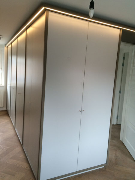 kasten-op-maat-met-verlichting_garderobe_grijs-02.jpg